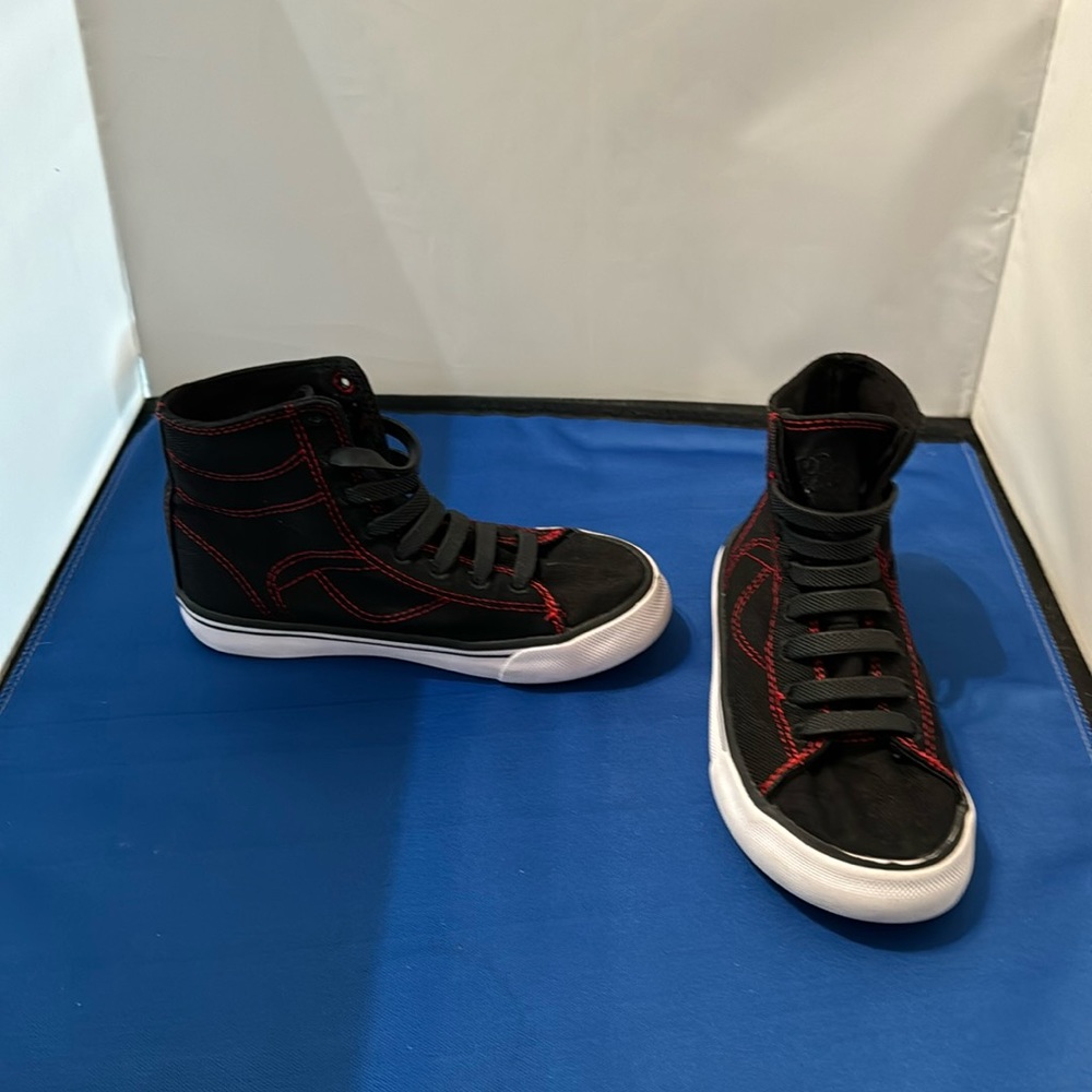 Pastry girls shoes size 11‎